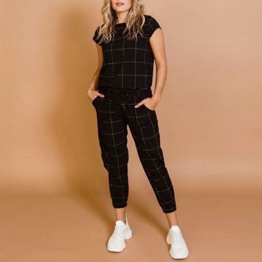 Albion Black Windowpane Check Jumpsuit Size XL Cap Sleeve Travel Stretch Plaid